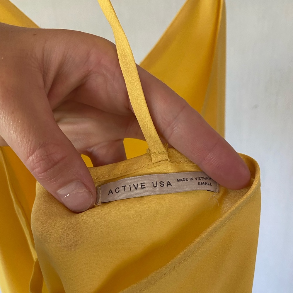 Yellow blouse - Picture 2 of 6